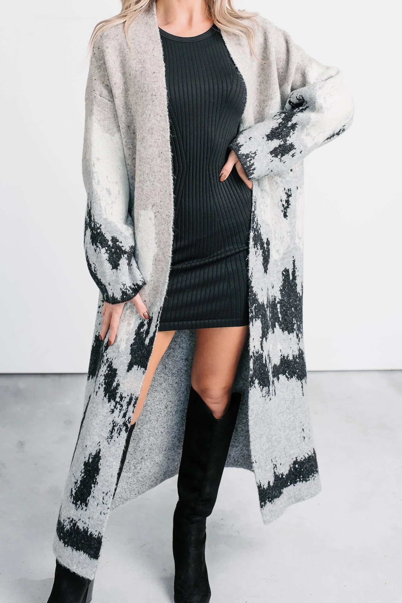 Alpine Trail Abstract Mountain Duster Cardigan (Oatmeal)