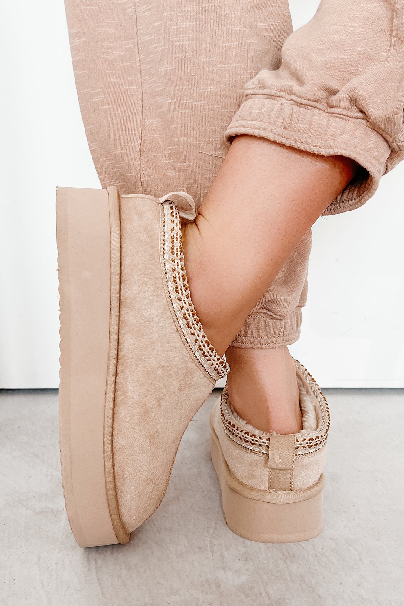 Alpine Glow Fur Lined Platform Slippers (Beige)