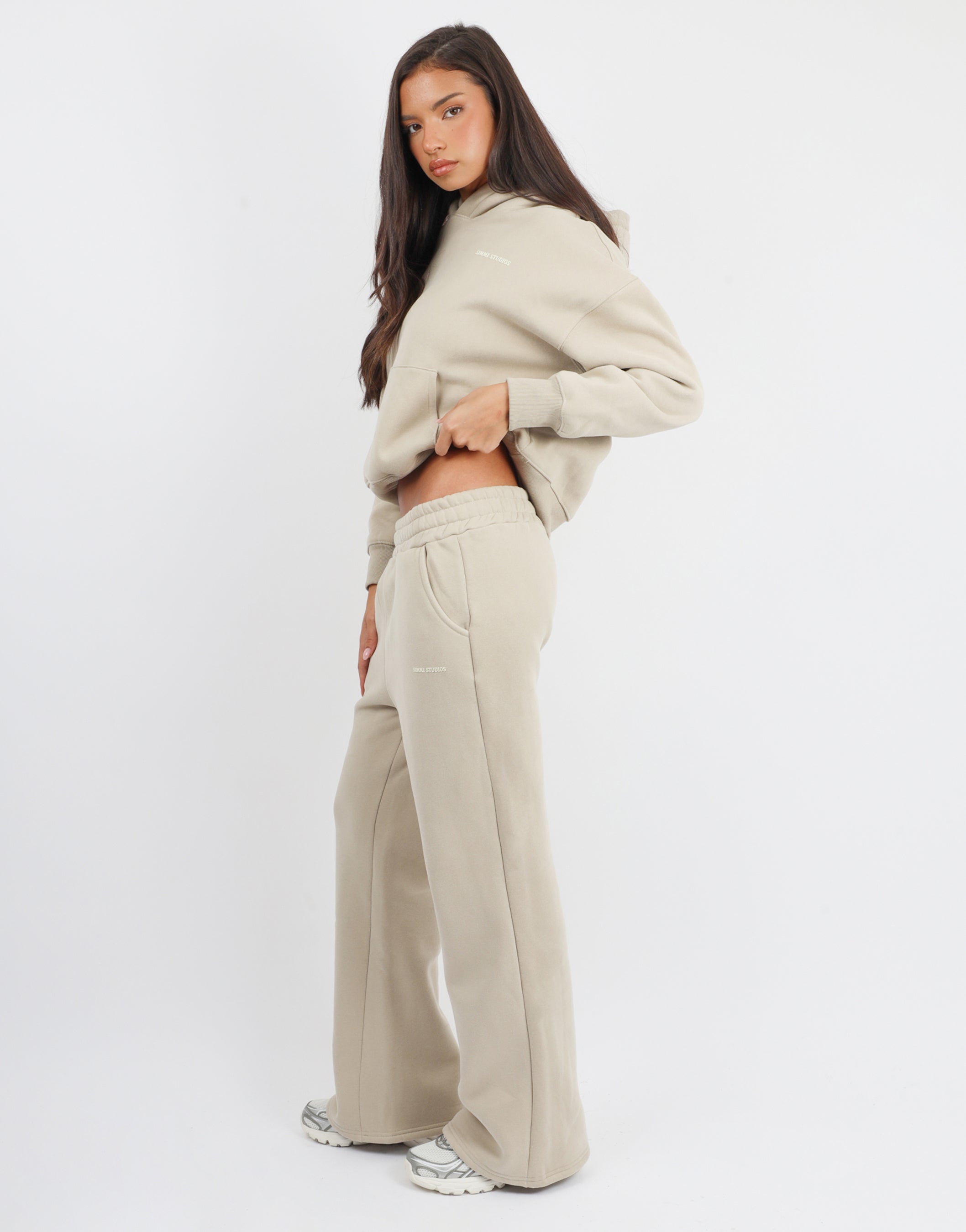 Colby Simmi Studios Essentials Flared Joggers in Cashew