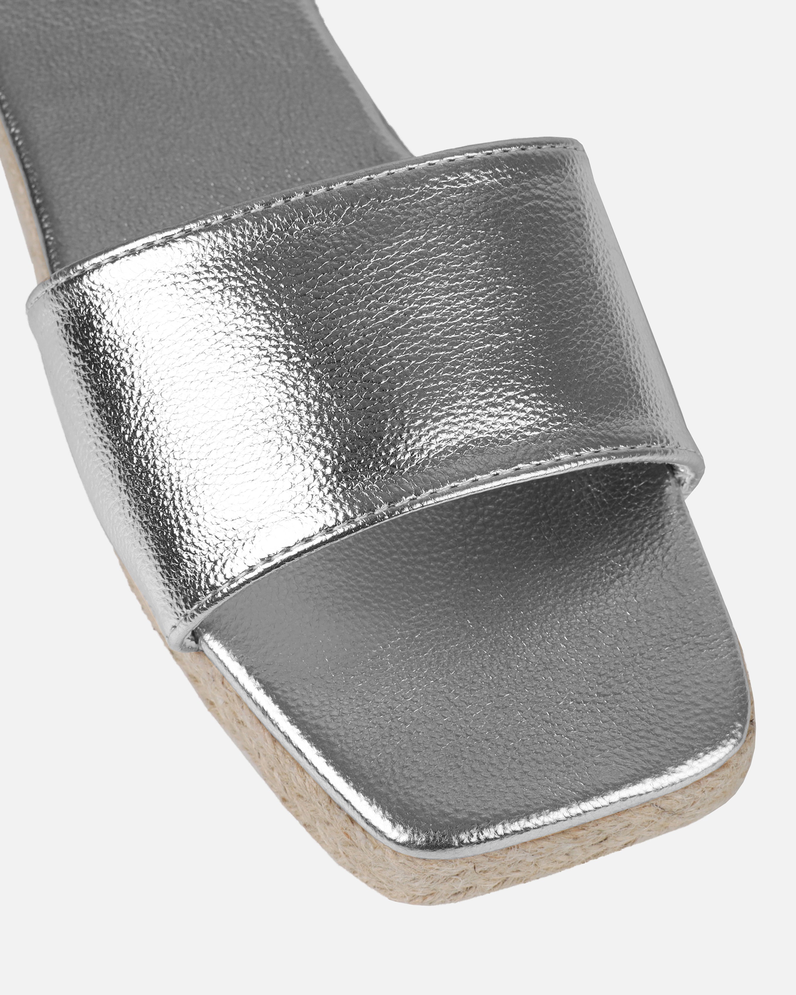 Alohi Silver Cracked Espadrille Flatform Slides