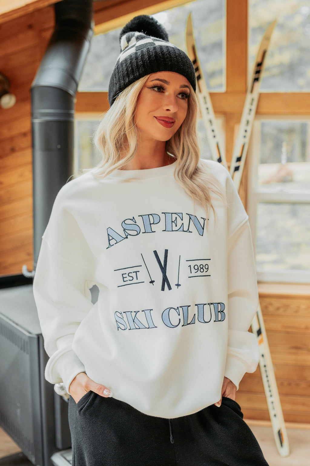 "Aspen Ski Club" Embroidered Sweatshirt (White)