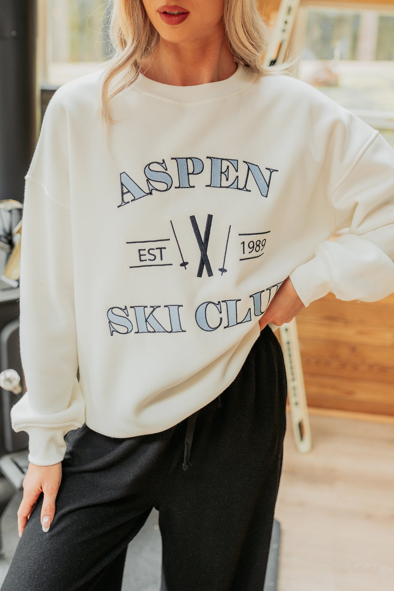 "Aspen Ski Club" Embroidered Sweatshirt (White)