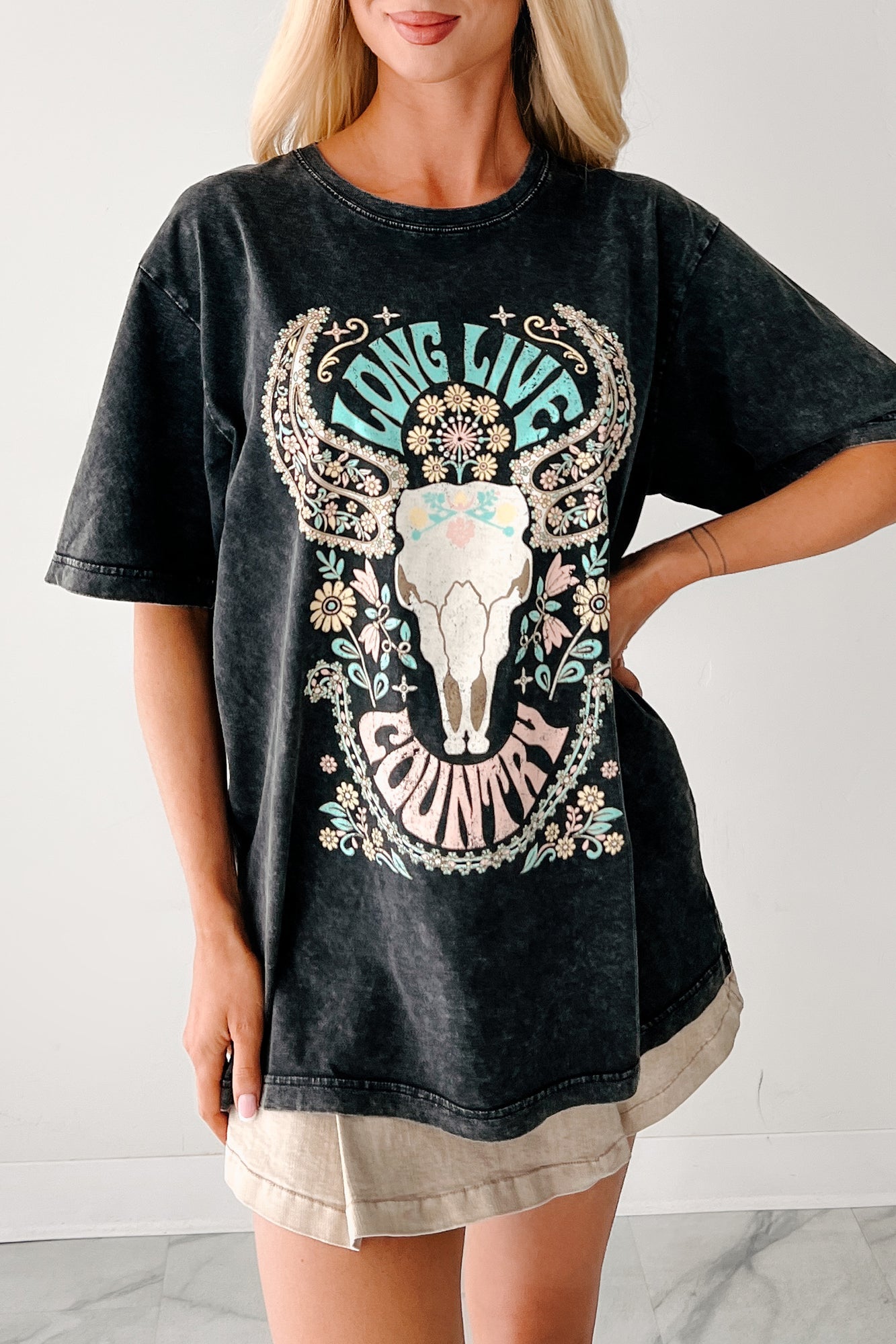 "Long Live Country" Mineral Wash Graphic Tee (Black)