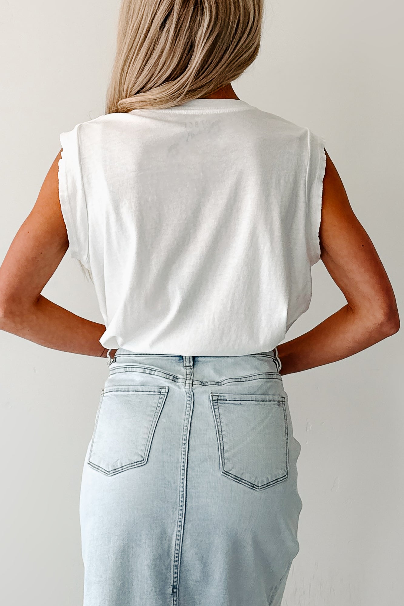 "Saint Martin" Distressed Coastal Graphic Tee (Ivory)