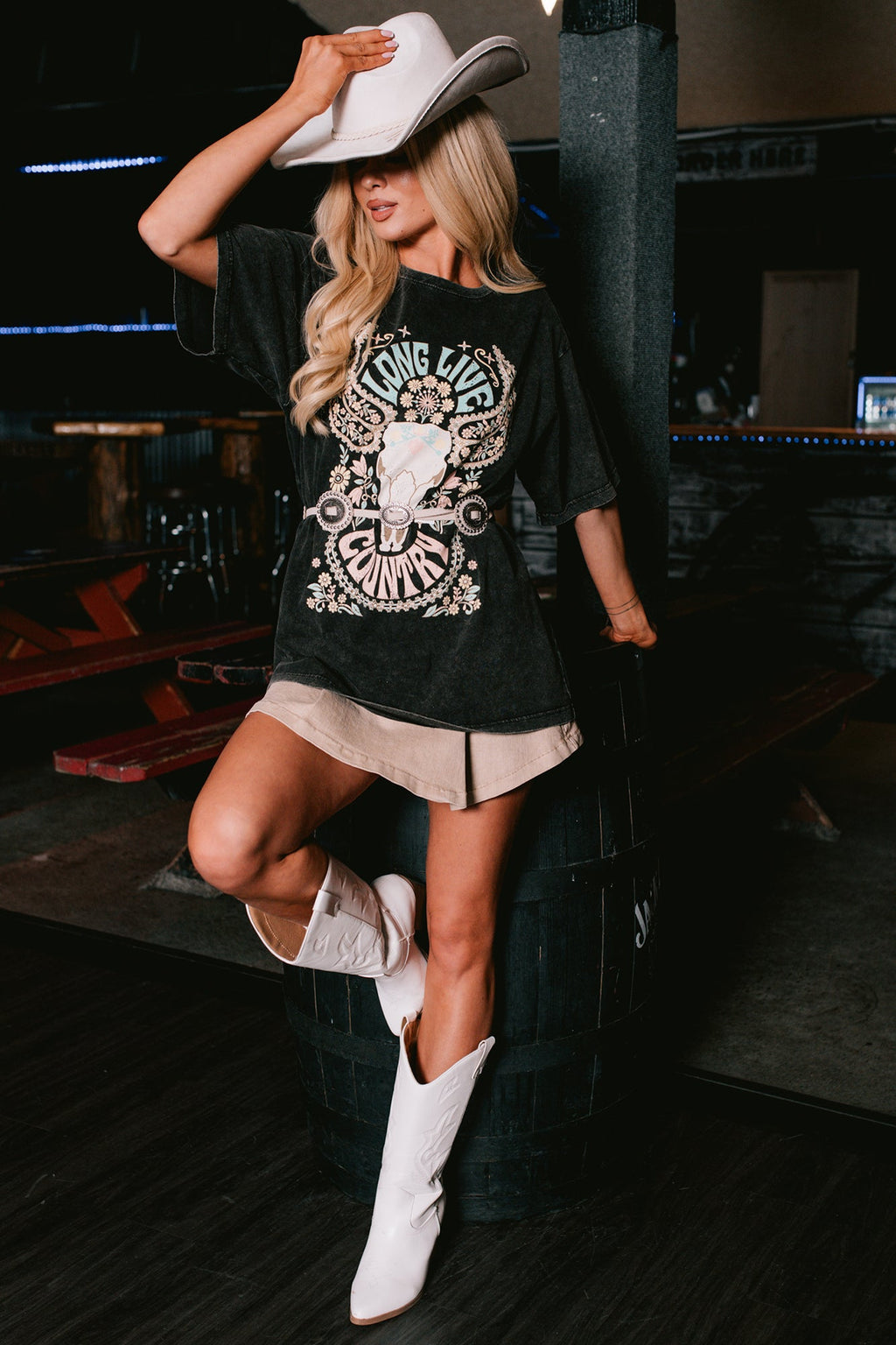 "Long Live Country" Mineral Wash Graphic Tee (Black)